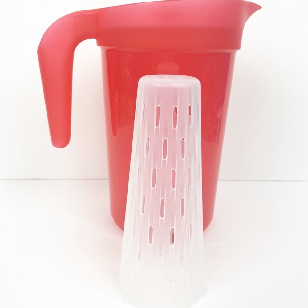 Tupperware Red Food Storage Pitcher with Handle - Picture 3 of 6